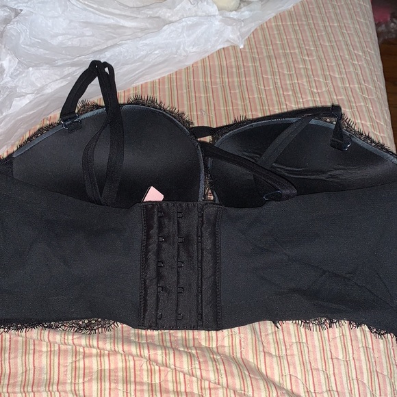 VS BRA - Picture 2 of 3